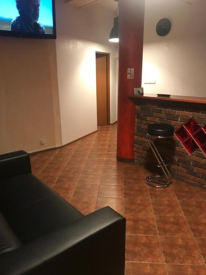A Pousada Piwnica Miechów Exterior foto